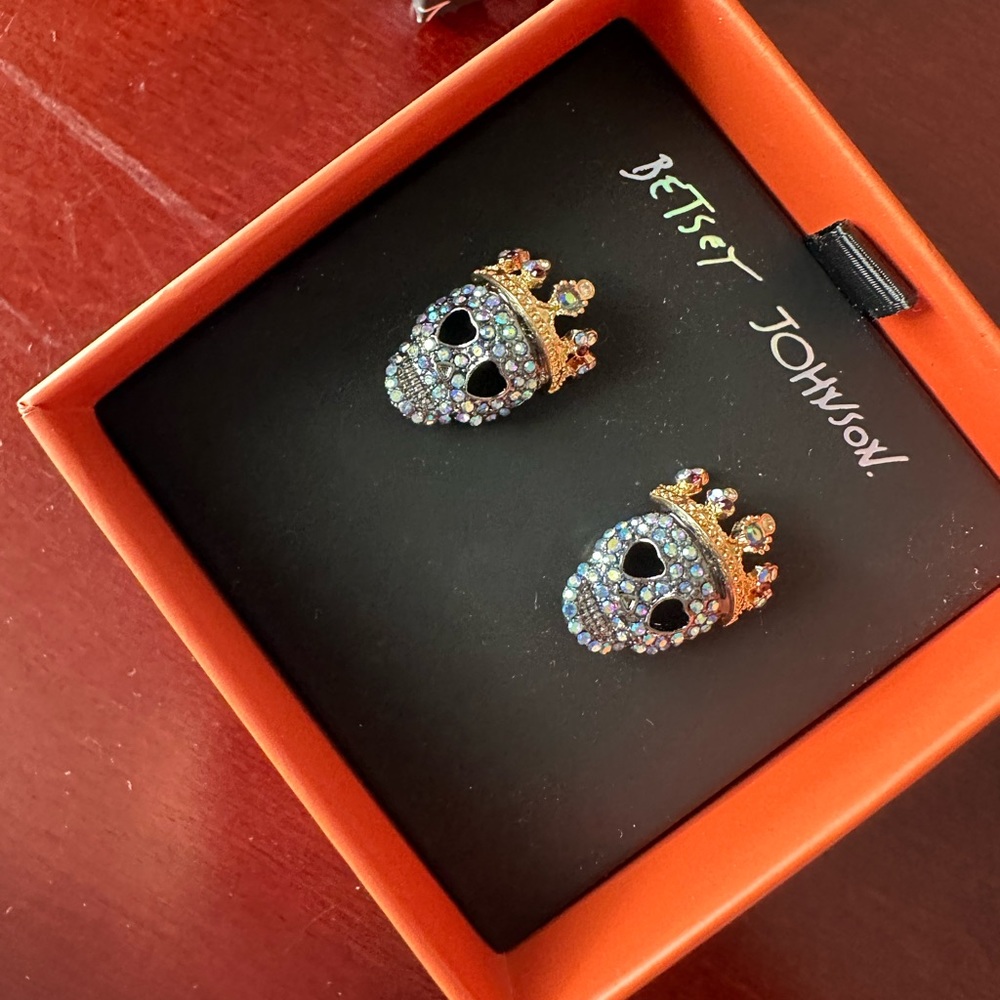 Betsey Johnson Halloween Rhinestone Skull Crown Stud Earrings New